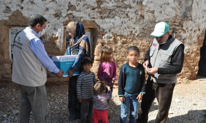 Şanlıurfa’da 2 bine yakın kumanya dağıtıldı