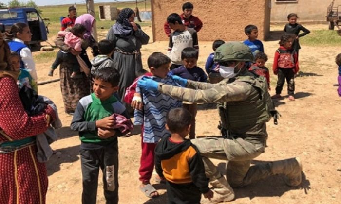 Barış Pınarı bölgesinde çocuklara yardım eli