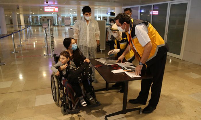 4 yaşındaki Murat, tedavi için Rusya’dan Türkiye’ye getirildi