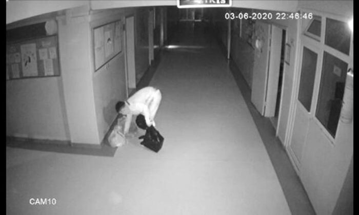 Avcılar’da ilkokuldan bilgisayar hırsızlığı kamerada