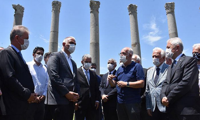 Bakan Ersoy’dan ‘Ege Turizm Merkezi- Çeşme Projesi’ açıklaması