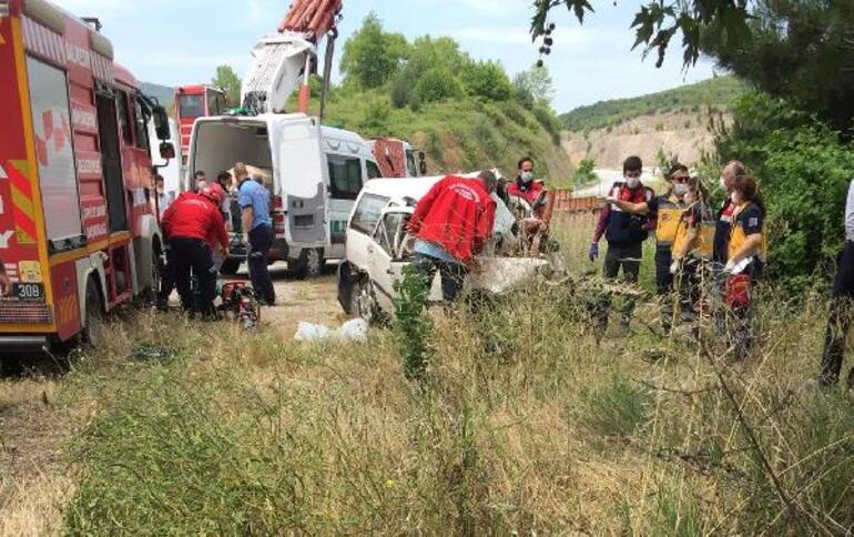 Son dakika haberler... Balıkesirde tatil yolunda katliam gibi kaza... Aynı aileden 6 kişi hayatını kaybetti