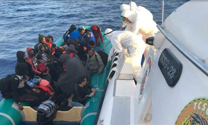 Çanakkale açıklarında 125 sığınmacı kurtarıldı