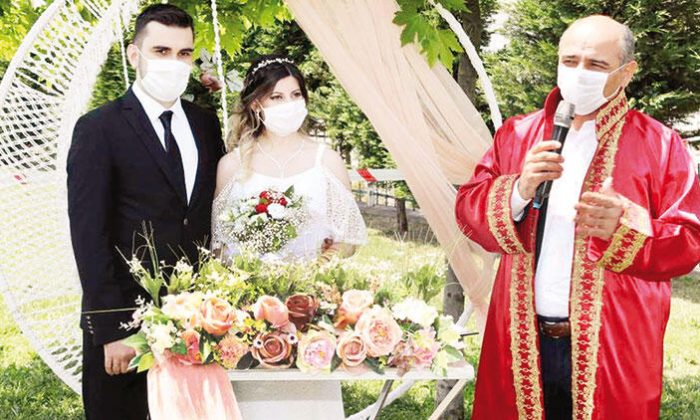 İçişleri Bakanlığı’ndan ‘Nikâh’ genelgesi: Tokalaşma yok, takılar sandığa