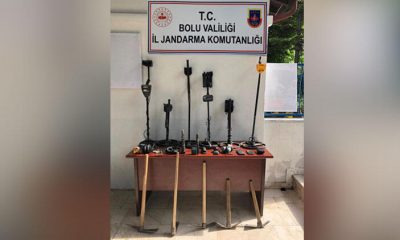 Kaçak kazı yapmaya giderken yakalandılar