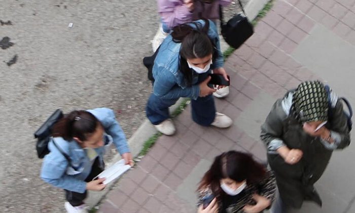 Kızılay Başkanı’ndan uyarı: Deprem fırtınasına benziyor, kerpiç evlere girilmemeli