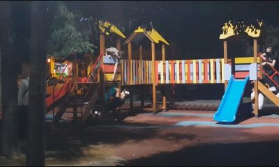 Koronadan korunmak için takılması zorunlu olan maskeleri gözlerine takıp oyun oynadılar