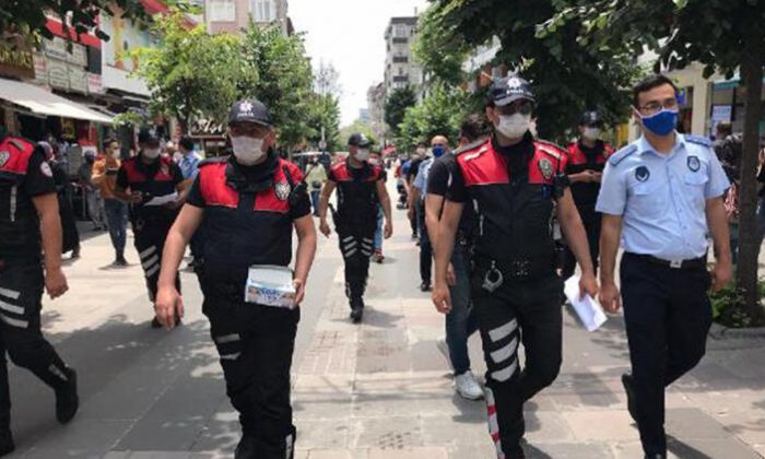 Maske kullanmayan vatandaşlara ceza kesildi