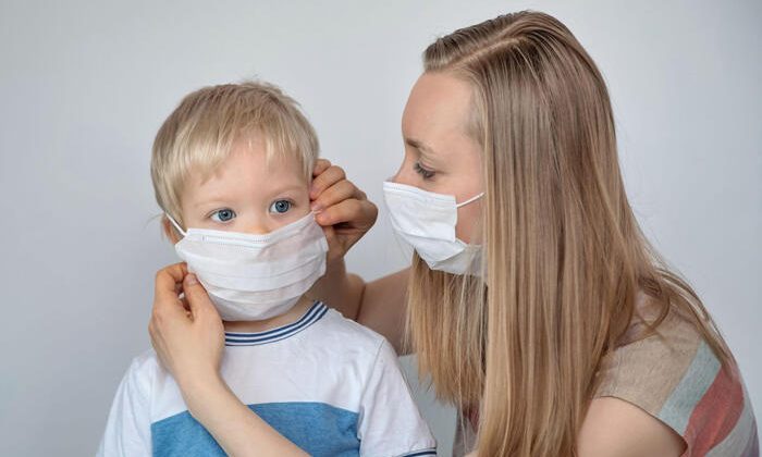 Minikler normalleşirken ebeveynler panik mi yaşıyor?