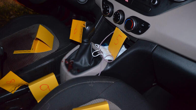 Otomobilde dehşet Arkadaşını başından vurup ölüme terk etti