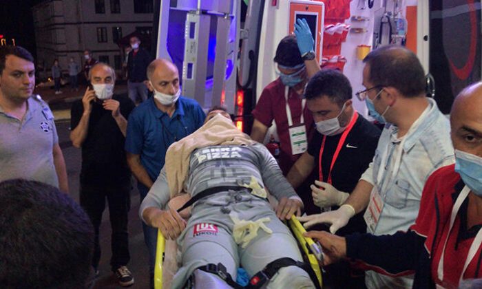 Son dakika! Galatasaray’da Fernando Muslera ambulansla hastaneye kaldırıldı! 6-8 ay sahalardan uzak kalacak