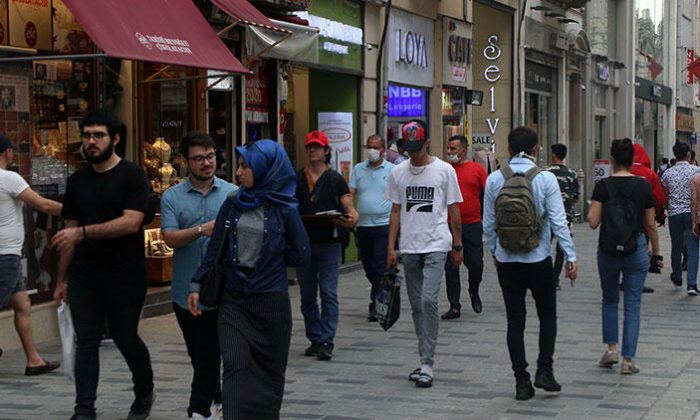 Taksim’de tedirgin eden görüntüler: Kurallar hiçe sayılıyor