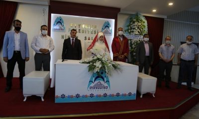 BAŞKAN KUŞ, GÖRME ENGELLİ ÇİFTİN MUTLULUKLARINA ORTAK OLDU