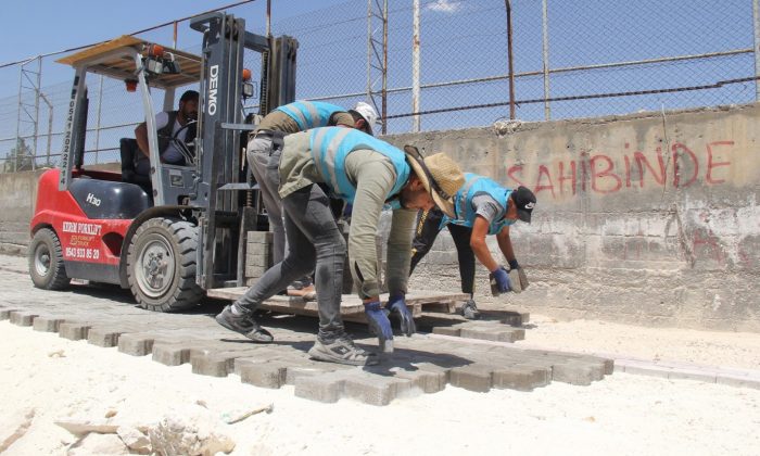 EYYÜBİYE BELEDİYESİ, YOL YAPIM ÇALIŞMALARINI SÜRDÜRÜYOR